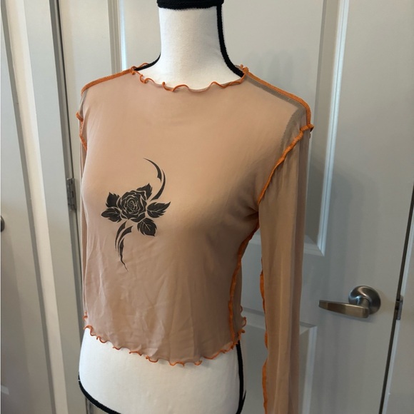 Urban Outfitters tan mesh floral graphic long sleeve cropped top size L - Picture 7 of 15